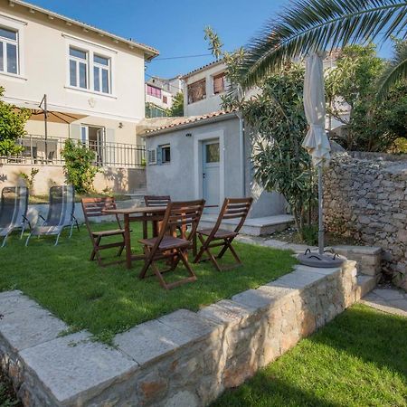 Apartments Villa Adrienne Мали-Лошинь Экстерьер фото