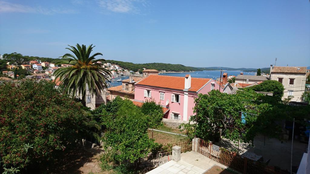 Apartments Villa Adrienne Мали-Лошинь Экстерьер фото