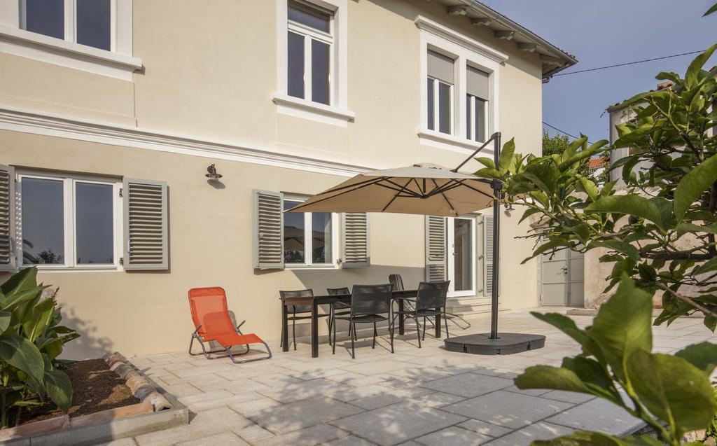 Apartments Villa Adrienne Мали-Лошинь Экстерьер фото